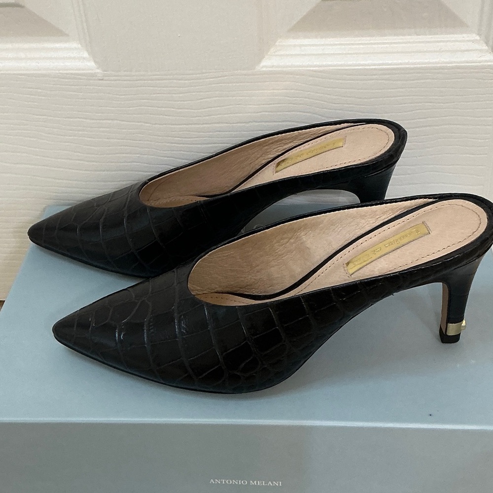 NEW- Louise et Cie Black Croc-Embossed Heels